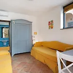 Flegrea House * Ποτσουόλι