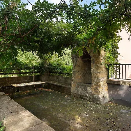 Flegrea House Villa *