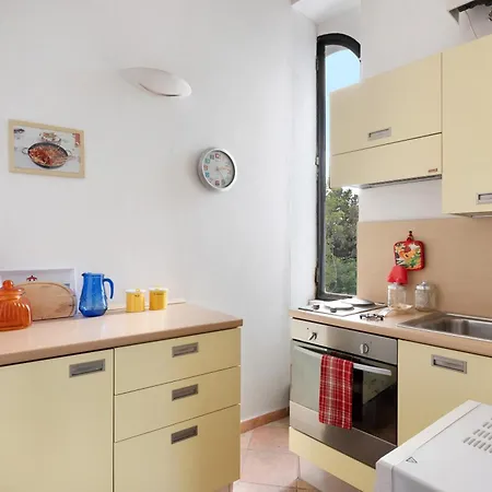 Flegrea House