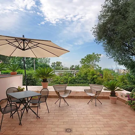 Flegrea House Villa *